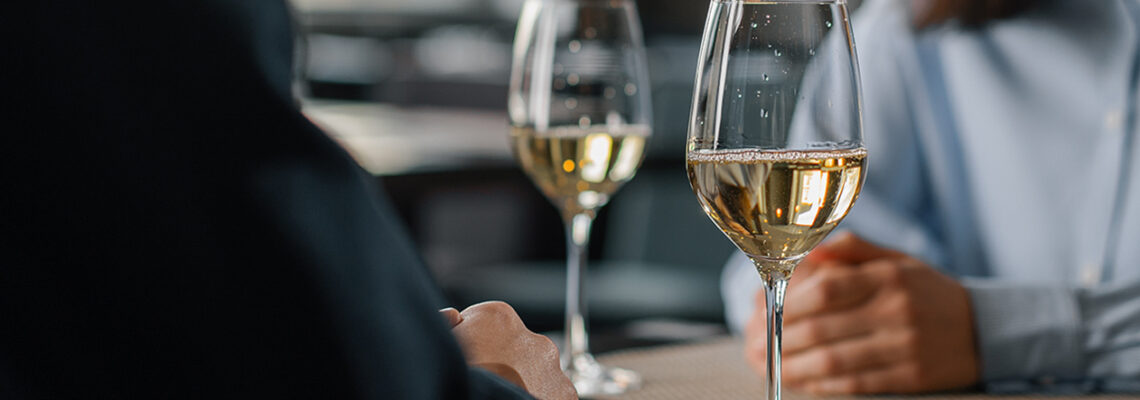 Алкоголь может быть менее вреден для людей старше 50 лет